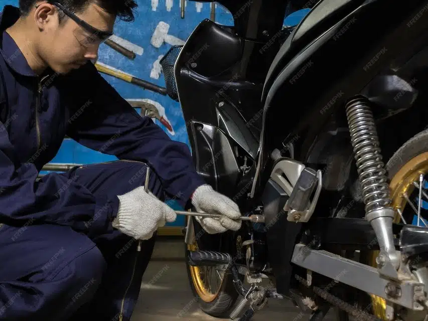 BENGKEL ABADI: Solusi Otomotif Cepat dan Andal di Kawunganten